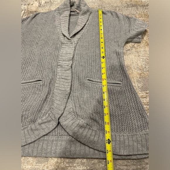 Athleta Sweater Short Sleeve Snap Button Cardigan Y2K Gray Knit Medium Eco EUC - Picture 10 of 11